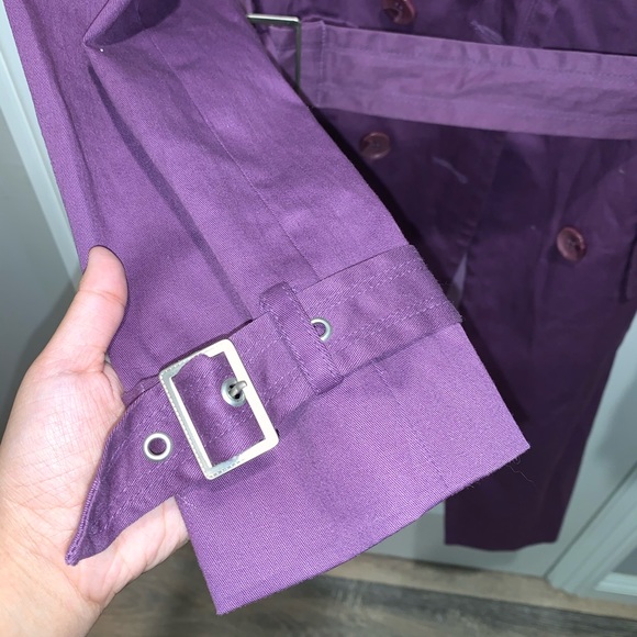 Purple trench coat. - Picture 4 of 8